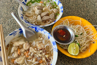 Độc đáo bánh canh Vĩnh Trung