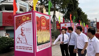 Khai mạc triển lãm tranh cổ động tấm lớn tuyên truyền kỷ niệm 80 năm ngày tổng tuyển cử đầu tiên bầu Quốc hội Việt Nam