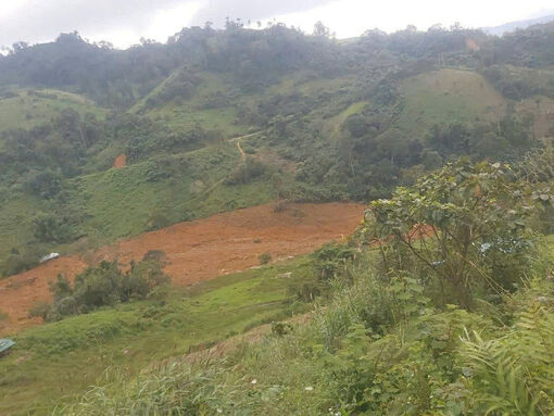 Sạt lở núi ở xã biên giới Đà Nẵng, 3 người mất liên lạc