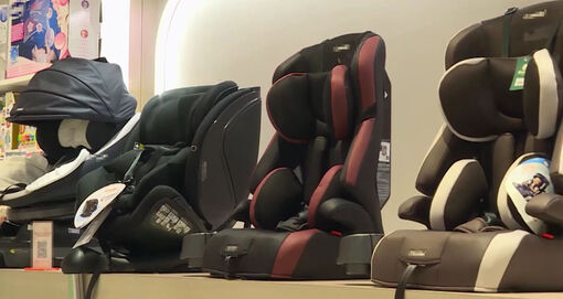 Trẻ em dưới 10 tuổi ngồi trên xe ô tô phải có ghế phụ