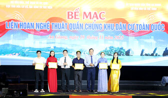 Bế mạc Liên hoan Nghệ thuật quần chúng khu dân cư toàn quốc năm 2025