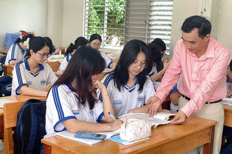 Thầm lặng đưa những “chuyến đò” tri thức