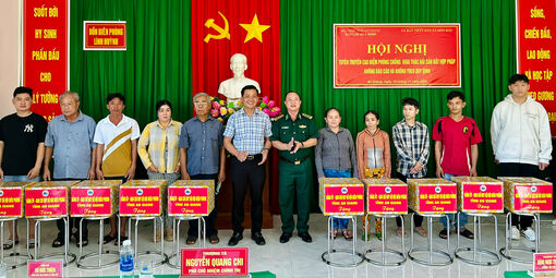 Tuyên truyền cao điểm phòng, chống khai thác IUU đến 120 ngư dân xã Hòn Đất