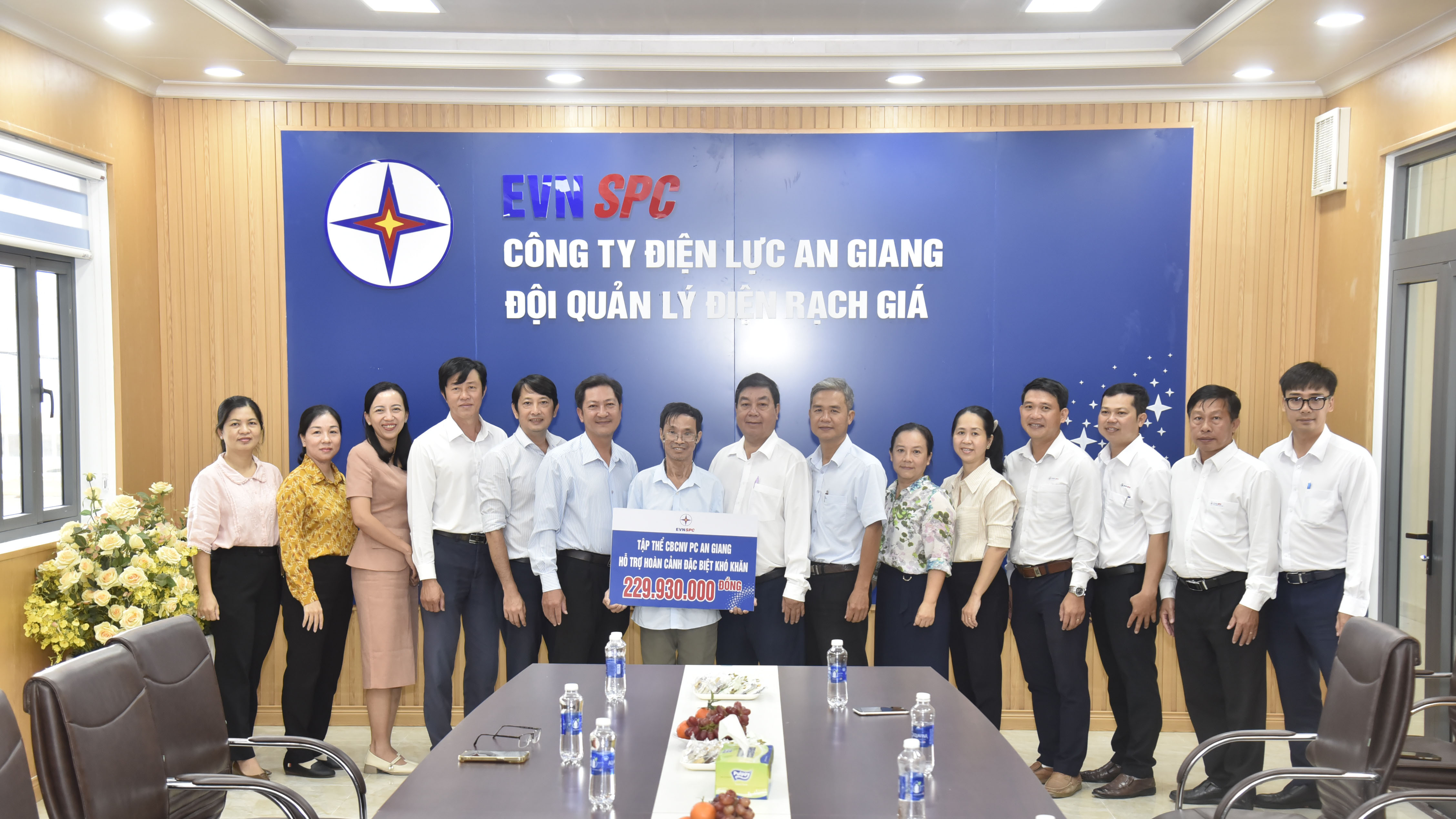 Công ty Điện lực An Giang hỗ trợ người lao động có hoàn cảnh đặc biệt khó khăn