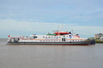 An Giang tạm ngưng hoạt động tàu, phà ra đảo do thời tiết xấu