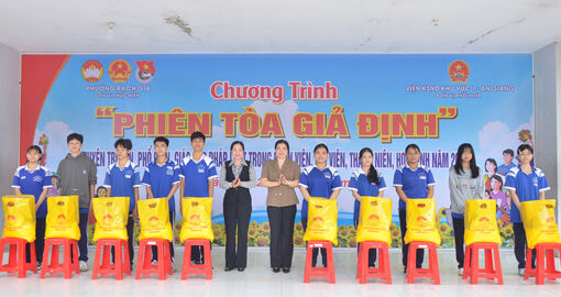 Gần 400 đoàn viên, hội viên, thanh niên, học sinh học luật qua phiên tòa giả định