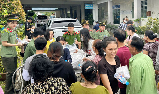 Tặng 1.000 suất ăn sáng cho bệnh nhân nghèo