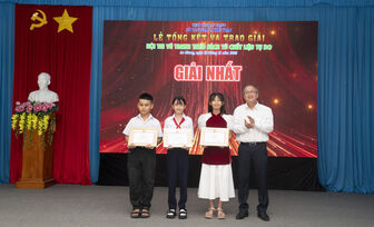 Tổng kết và trao giải Hội thi “Vẽ tranh theo sách từ chất liệu tự do” năm 2025