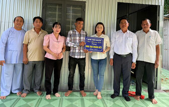 Chăm lo mái ấm cho hội viên nông dân nghèo