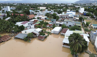 Thời tiết ngày 23/11: Mưa lớn kéo dài, lũ trên nhiều sông vẫn ở mức cao