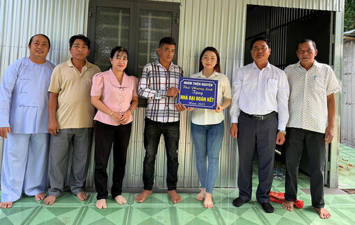 Chăm lo mái ấm cho hội viên nông dân nghèo