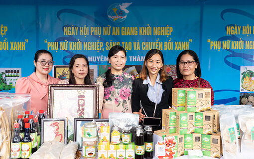 Phụ nữ An Giang xây dựng gia đình “5 không, 3 sạch”