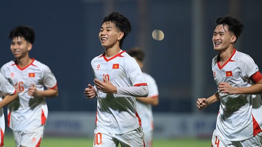 U17 Việt Nam đại thắng 6-0 U17 Singapore