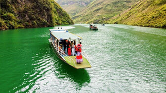 Mênh mang sắc xanh Nho Quế