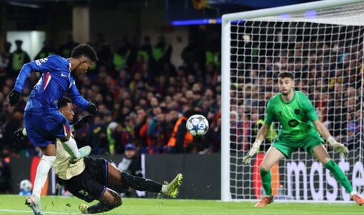 Estevao solo ấn tượng, Chelsea hủy diệt 10 người Barcelona