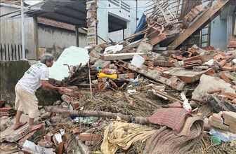 Thủ tướng yêu cầu khẩn trương báo cáo thiệt hại về nhà ở do mưa lũ tại Nam Trung Bộ