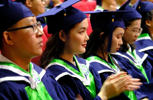 Không cho phép trường ĐH không chuyên đào tạo bác sĩ và cử nhân luật, có nên?