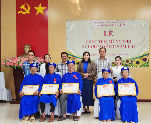 Xã Hòa Điền tổ chức mừng thọ cho 76 người cao tuổi