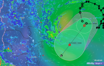Áp thấp nhiệt đới sắp suy yếu, miền Trung tiếp tục mưa lớn