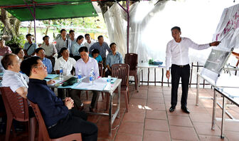 Chủ tịch UBND tỉnh An Giang Hồ Văn Mừng kiểm tra tiến độ thực hiện dự án đầu tư phát triển kết cấu hạ tầng khu công nghiệp Vàm Cống