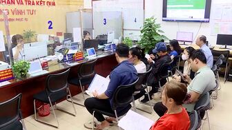 Gần 147.000 người nghỉ việc theo tinh giản biên chế