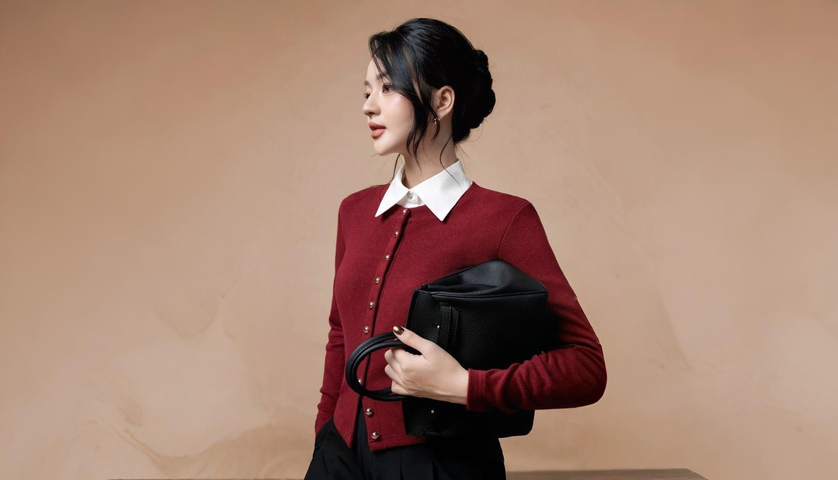 Phối đồ xếp lớp mùa đông chuẩn xu hướng, sang trọng với sơ mi trắng