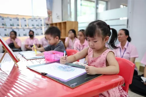 Các tỉnh thành chú ý gì để phổ cập giáo dục mầm non 3-5 tuổi?