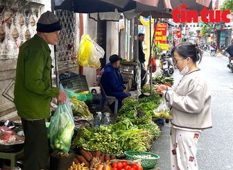 Giá thực phẩm tăng mạnh kéo chỉ số giá tiêu dùng tháng 11 tăng 0,45%