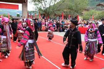 Sắc màu Lô Lô Chải dưới chân núi Rồng