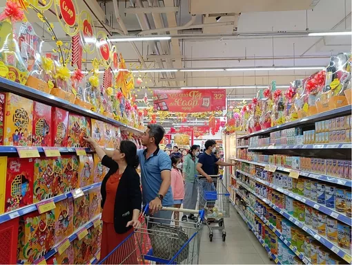 Hàng Tết bắt đầu lên kệ