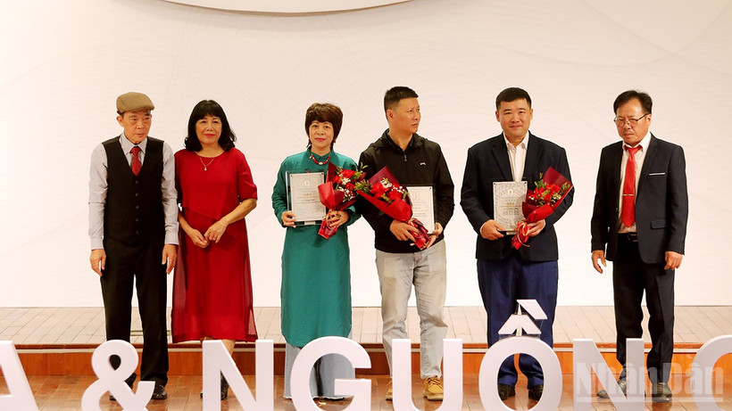 Cuộc thi thơ “làng” gieo hạt tình yêu quê hương ra thế giới