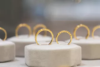 Giá vàng hôm nay 17/12: Vẫn đứng ở ngưỡng cao