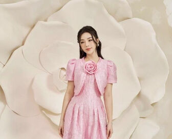 Áo khoác bolero vượt khỏi khuôn khổ cổ điển, tôn dáng cho phái đẹp