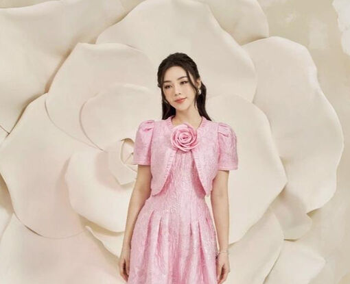 Áo khoác bolero vượt khỏi khuôn khổ cổ điển, tôn dáng cho phái đẹp