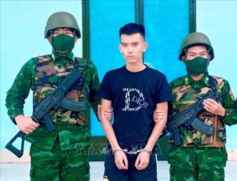 Bắt đối tượng bị truy nã khi đang nhập cảnh vào Việt Nam