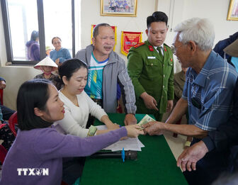 Hai mức quà tặng cho người có công với cách mạng dịp Tết Nguyên đán Bính Ngọ