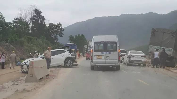 Đà Nẵng: 11 ô tô tai nạn liên hoàn trên cao tốc La Sơn - Hòa Liên