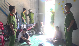 Bắt quả tang 3 đối tượng tổ chức sử dụng trái phép chất ma túy