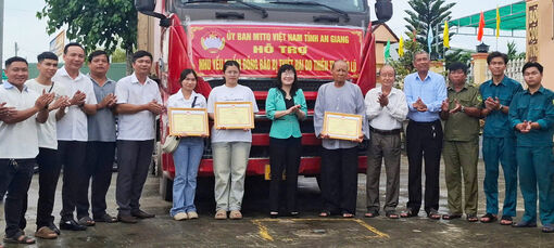 Học Bác từ việc làm thiết thực, gắn đạo với đời