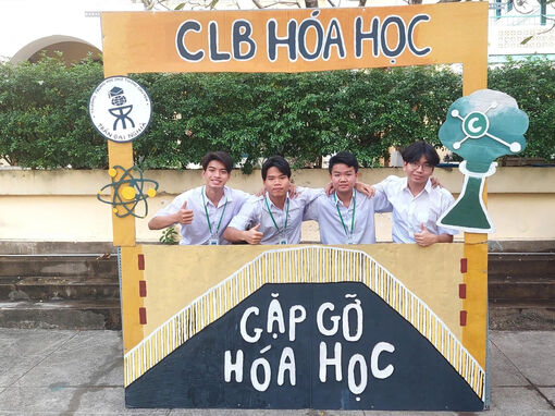 Nam sinh chia sẻ "cách ngủ" để đạt điểm cao kỳ thi đánh giá năng lực