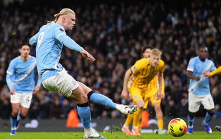 Haaland giải cơn khát, Man City vẫn hụt hơi tại Etihad