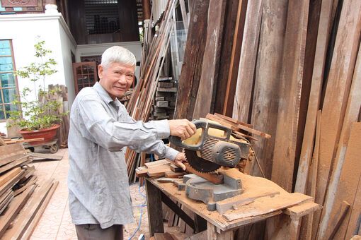 Làng nghề mộc trăm năm đón Tết