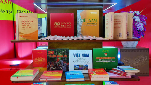 Ra mắt 3 cuốn sách ảnh chào mừng Đại hội XIV của Đảng