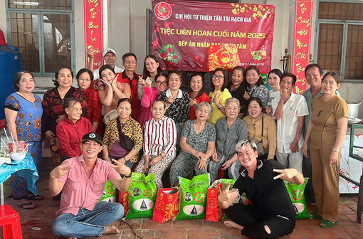 Hàng 0 đồng ấm lòng ngày cận Tết