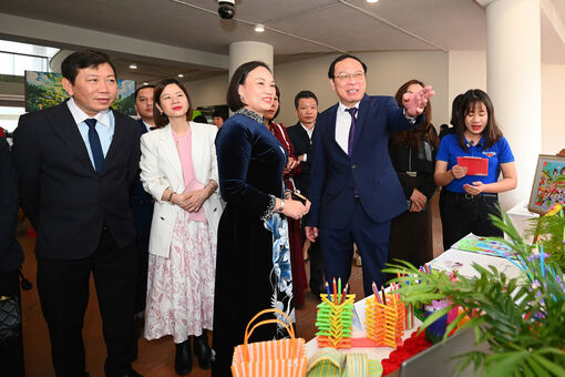 "Việt Nam phát triển bền vững về môi trường trong hệ thống giáo dục quốc gia"