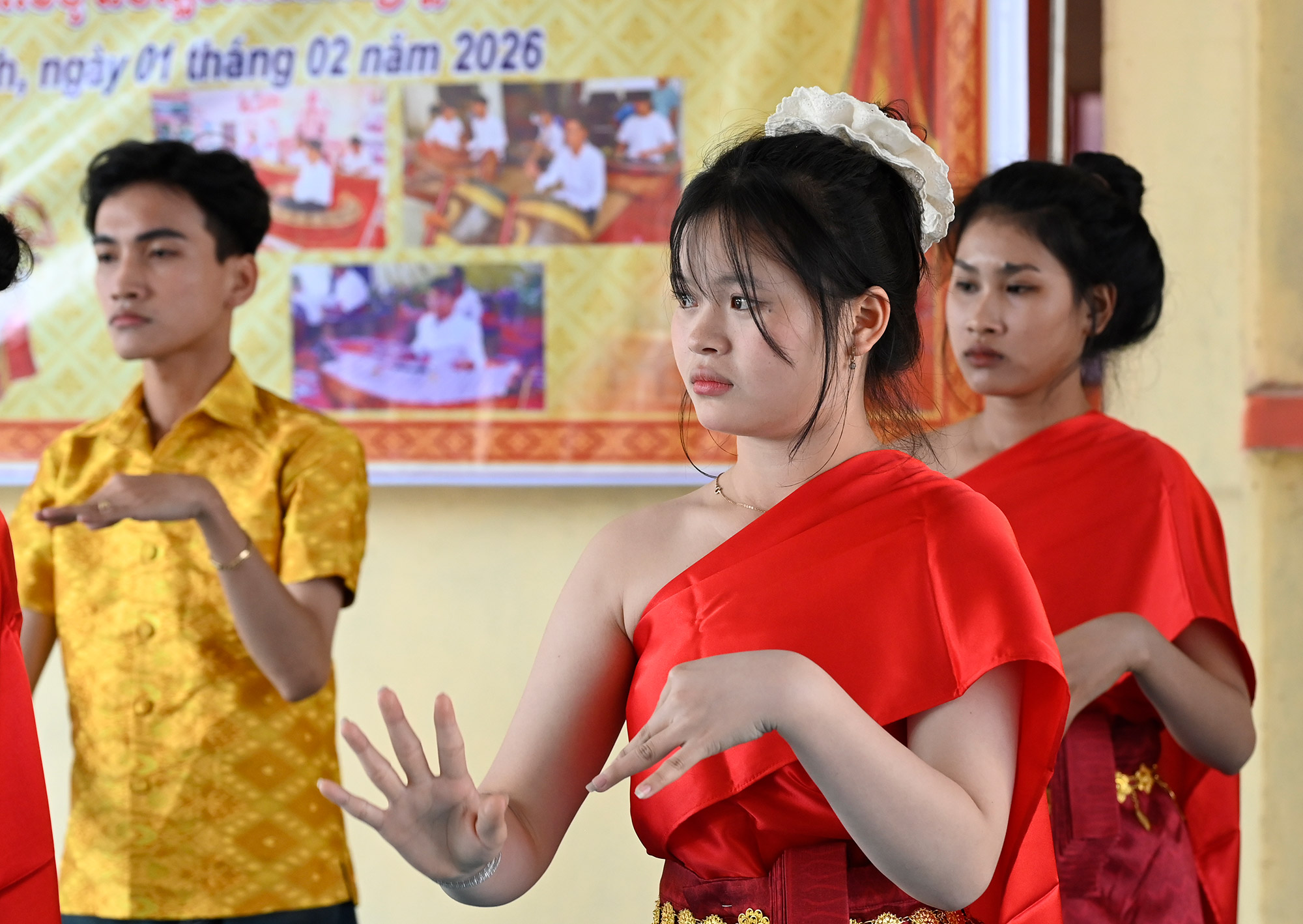 Bế giảng lớp dạy múa Khmer Nam Bộ và nhạc ngũ âm tại xã Vĩnh Bình