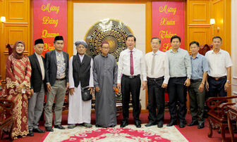 Ban Đại diện Cộng đồng Hồi giáo (Islam) tỉnh An Giang chúc tết UBND tỉnh