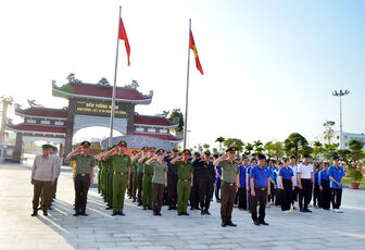 Tuổi trẻ chọn cách cống hiến