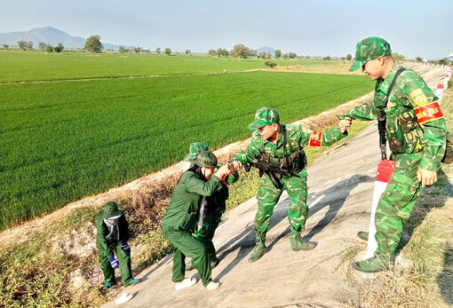 Ấm tình quân, dân