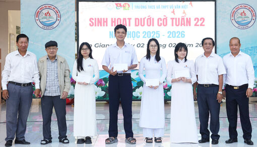 Trường THCS và THPT Võ Văn Kiệt tuyên dương, khen thưởng học sinh giỏi